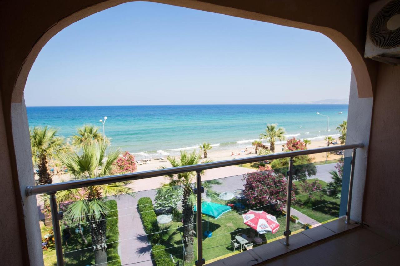 Holiday Hotel Kusadası Exteriör bild