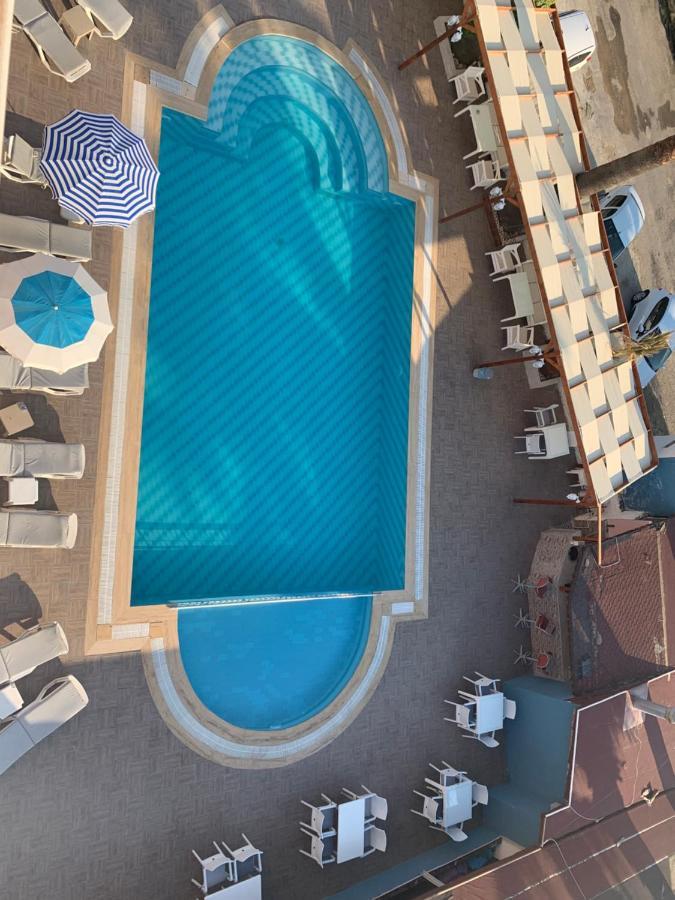 Holiday Hotel Kusadası Exteriör bild
