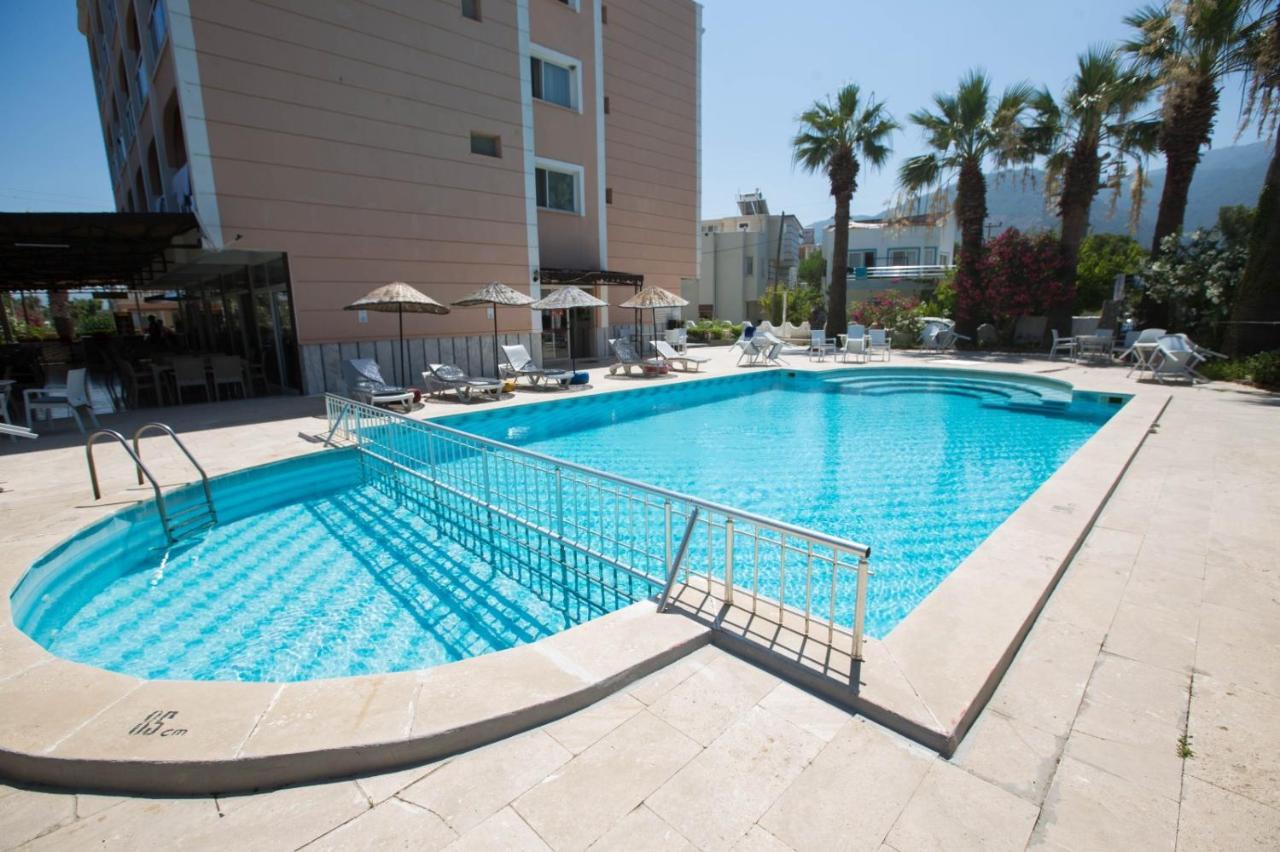 Holiday Hotel Kusadası Exteriör bild