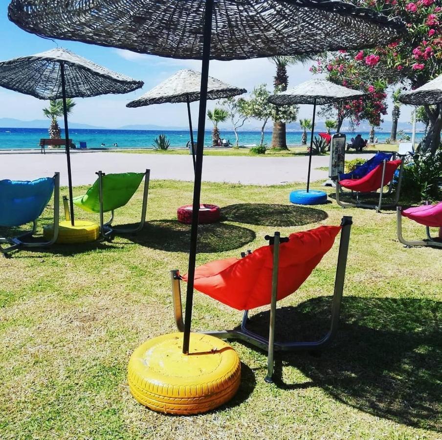 Holiday Hotel Kusadası Exteriör bild