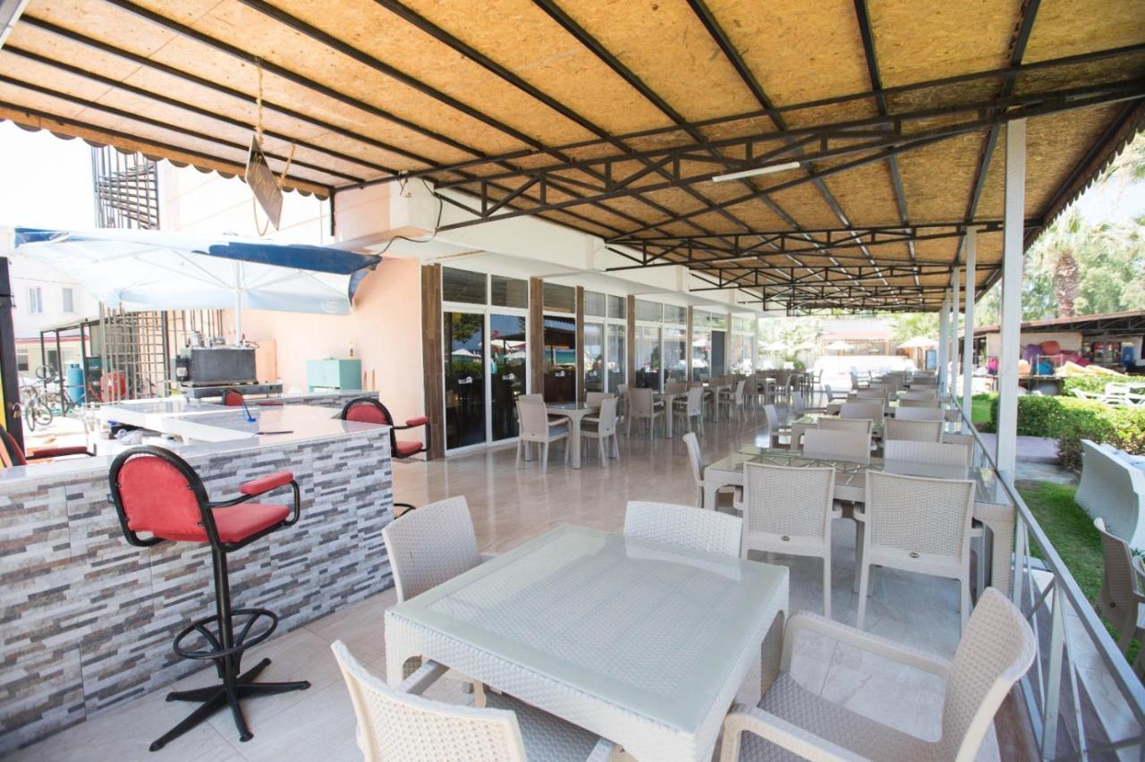 Holiday Hotel Kusadası Exteriör bild